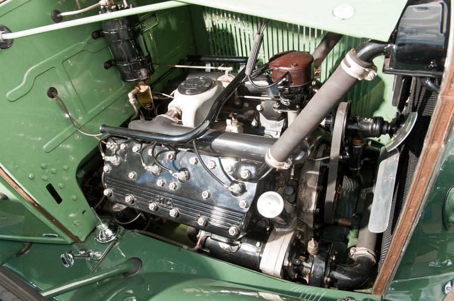 Моторный отсек LaSalle All-Weather Phaeton by Fleetwood (340-4080) 1930 года  (фото 25 из 26)